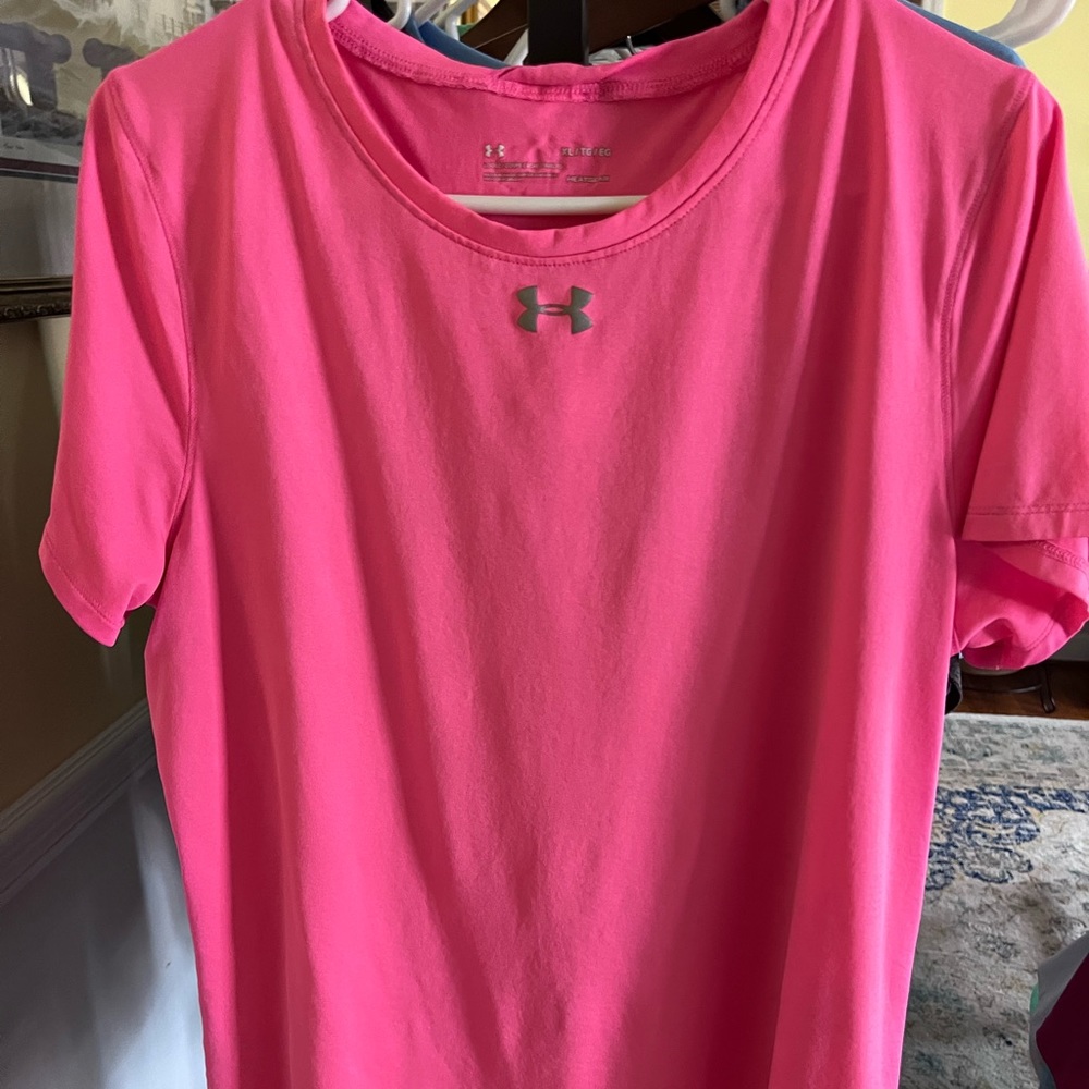 Under Armor Running Activewear Shirt Size XL